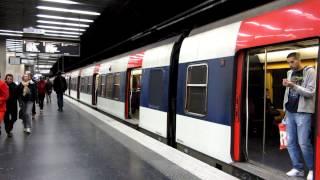 Paris MI84 RER A - La Défense Grande Arche TJAC