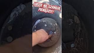 Ludzie nie szanują pieniędzy #shorts #viralvideo #shortsvideo #fyp #lol #how #wow  #cash #trending