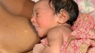 Attaching Your Baby at the Breast Vietnamese - Breastfeeding Series