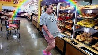 BBW Tranny At The Mexican Grocery Store