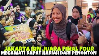 MEGAWATI HANGESTRI JAKARTA BIN JUARA FINAL FOUR PUTARAN 1 PROLIGA 2024 DAPAT HADIAH DARI PENONTON