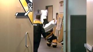 Another reason to love Fleury he can cartwheel in goalie equipment