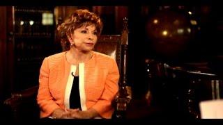 La vida y carrera de la escritora chilena Isabel Allende