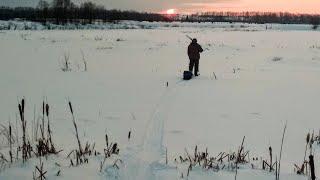 Зима зимой а рыбалка по распорядку Чепца. Пробиваем дороги после пурги.