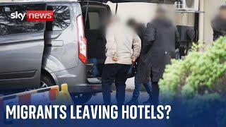 مهاجران اسکای نیوز از هتل هایی که در حال بسته شدن به روی پناهجویان هستند بازدید می کند