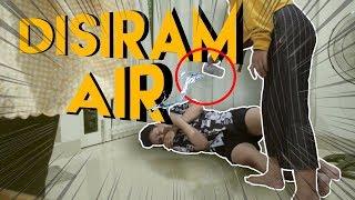 PRANK KEJANG KEJANG KE PACAR  MALAH DISIRAM AIR 