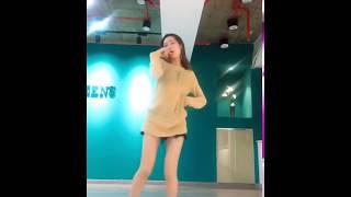 Hot Chinese girl dancing hip-popsexy looking body long legs