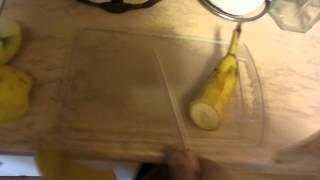 Как разрезать банан