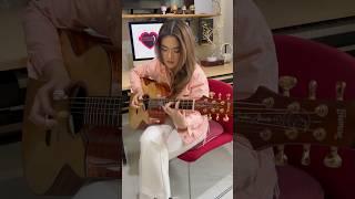 22 - @TaylorSwift  fingerstyle guitar cover #JosephineAlexandra