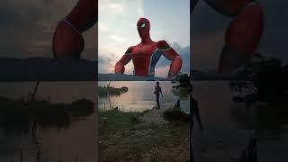 SPIDERMAN GOYANG DI LEMPARi KAYU