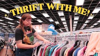 Thrift With Me in Washington -- GIANT Warehouse Thrift Store