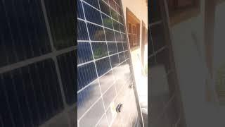 Painel Solar Bifacial A Parte de Traz Serve Como Um Ganho na Potência