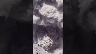 Nafas Gunung Api #volcano #volcanoeruption #volcanicash #erupsi