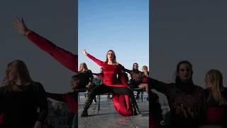 Chair Dance in #brussels city to  death metal of KIMAERA Caput Mundi. Body Expressive Leuven.