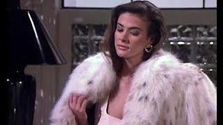 39 Dallas woman in fur coat