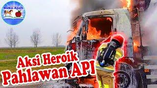 Aksi Heroik Petugas Pemadam Kebakaran Belanda memadamkan Api Mobil  Sekilas Info  Buku Ajaib