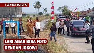 Emak-Emak Lampung Selatan Lari agar Bisa Foto dengan Jokowi