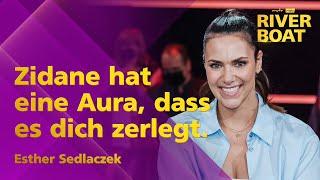 Sportschau-Moderatorin Esther Sedlaczek über Fußball Journalismus und ihren größten Fan-Moment