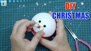 Create your own funny snowman with these DIY  Christmas crafts