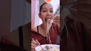 Bunda Corla Makan #mie #vietnam sambil #merepet  #shorts #youtubeshort