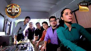 एक Van में बाथ कर CID Team ने किसपर रखी है नज़र?  CID  Full Episode