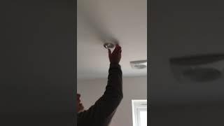 HOW TO   Change A Spotlight Bulb