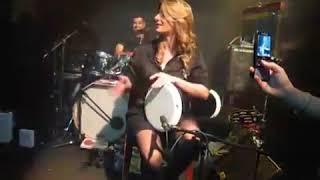 Darbukalara Fısıldayan Kadın Darbuka Show