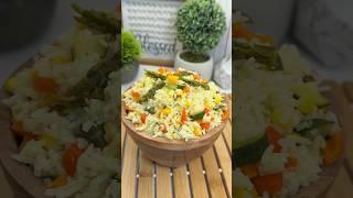 Are You Trying To Cut Down On Meat In Your Diet? Here’s A  Healthy Way To Serve Vegetable Rice Dish.