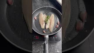 How I pan fry my sea bass fillets #seabass #fish #cooking #homecooking #cookingtips #cookingfish