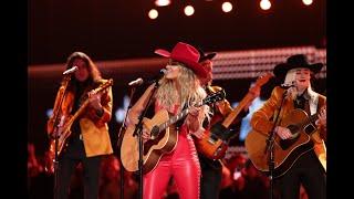 Lainey Wilson – “God Blessed Texas & Hang Tight Honey” Live from the 59th ACM Awards