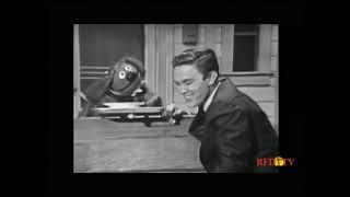 Muppets - Rowlf on Jimmy Dean Rowlfs proper etiquette 100864