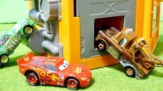 Tomica creates a cool car on a machineCars Lightning  McQueen Meter Chick