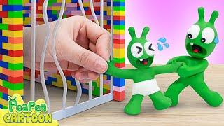 Pea Pea Brothers Stuck in Giant Lego Maze - Kid Learning - PeaPea Cartoon