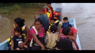 Rescatan a pobladores de Puerto Barrios Izabal