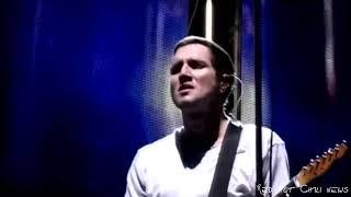 Red Hot Chili Peppers - Give It Away + Amazing Outro Jam - Parc des Prince 2004