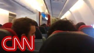 Pilot of shaking plane asks passengers to pray 2017