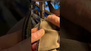 Reißverschluss von Damenstiefeln erneuert #schuster #restoration #schuhmacher #zipper##shoes