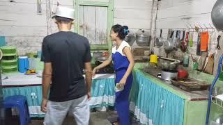 gangguin istri yang lagi masak 