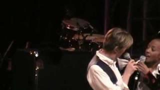 David Bowie & Gail Ann Dorsey Absolute Beginners Queens New York 16.10.2002