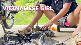 Girl fixes the cause of the motorbike not starting  VIETNAMESE GIRL