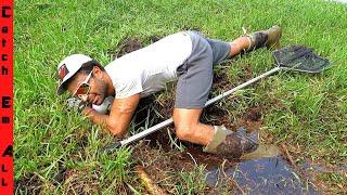 SAVING CRITTERS Stuck in MUDDY SINK HOLE