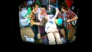 cosquillas a chucky estoy en la banda1.MPG