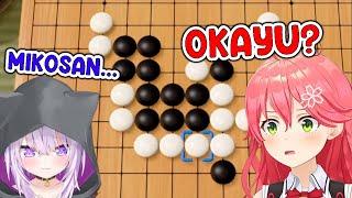 Miko challenging Okayu in Gomoku Narabe