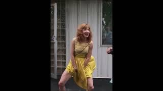 Candy Olsens windy skirt - Storage Wars New York S2 E14 2013
