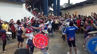 La murga del ciclon - Esta es la hinchada mas grande del Paraguay - vs Nacional de UY