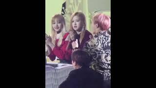 Taehyung & Lisa eyes contact Taelice