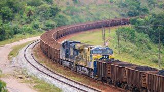 Trem gigante com quase 300 vagões passando chutado na Ferrovia do Aço maquinista buzinando muito.