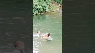 Kakek mandi di sungai bareng cucu  #Short