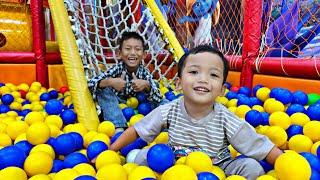 BERMAIN PEROSOTAN MANDI BOLA_PLAYGROUND ANAK.ODONG ODONGKUDA KUDAAN