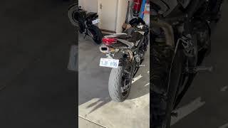 Triumph Daytona startup with Akrapovic